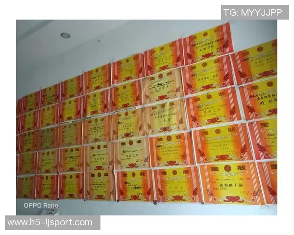 许放在足球场上的成长之路与梦想追逐的故事 许放在足球场上的成长之路与梦想追逐的故事