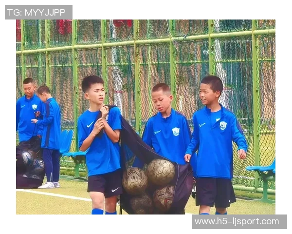 足球国家一级运动员的成长之路与未来发展潜力探讨 足球国家一级运动员的成长之路与未来发展潜力探讨