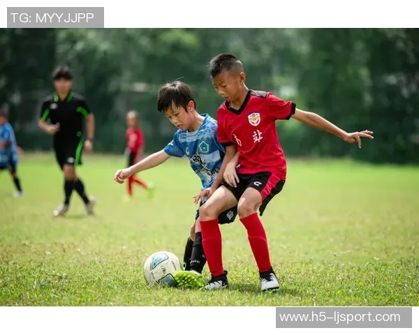 足球大师坚果平台引领新潮流助力青少年足球梦想成真